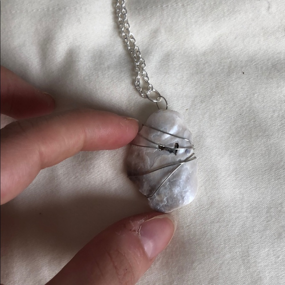 Shell necklace - Picture 3 of 4